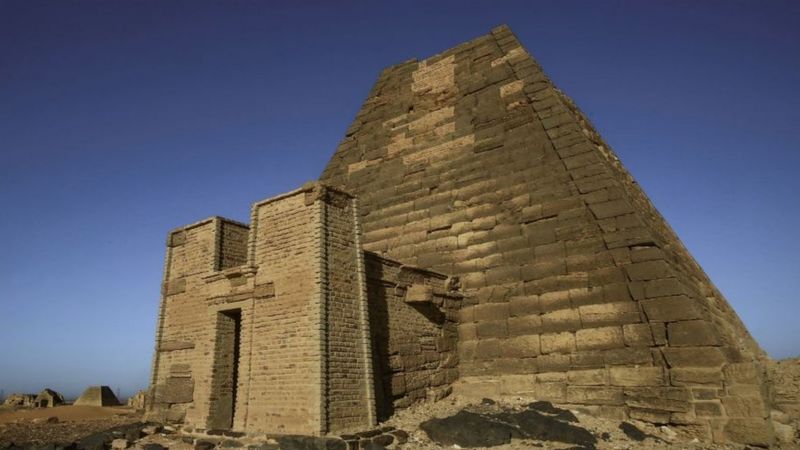 Sudan floods: Nile water level threatens ancient pyramids